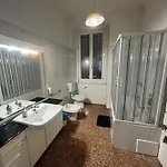 Charming In - 70 M² - Parking Included