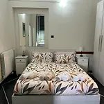 Charming In - 70 M² - Parking Included 아파트 제노바