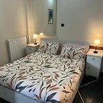 Charming In - 70 M² - Parking Included *