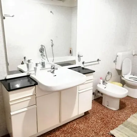 Charming In 70 M² Parking Included Genua