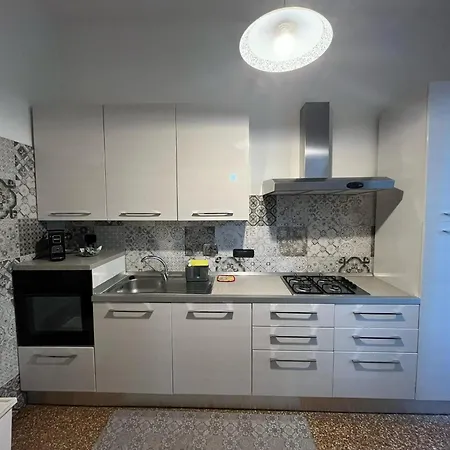 Charming In - 70 M² - Parking Included * 热那亚