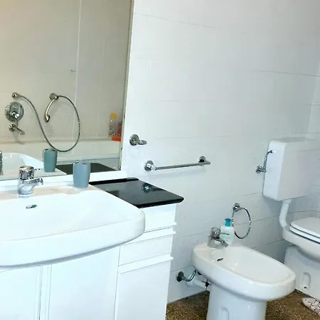 Charming In - 70 M² - Parking Included Apartment