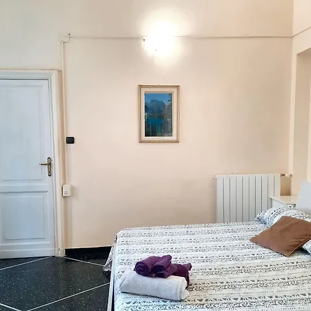 Charming In - 70 M² - Parking Included Apartament