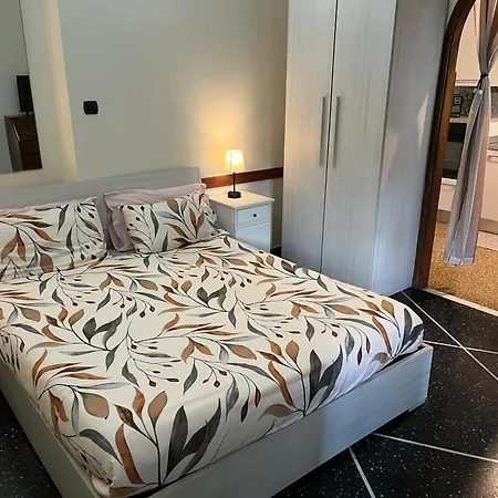 Charming In - 70 M² - Parking Included Apartament *